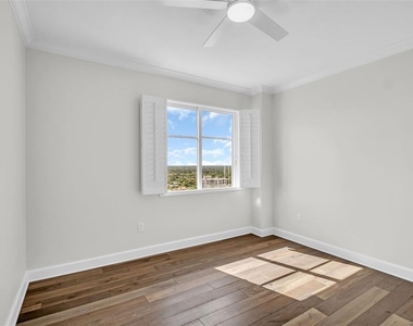 300 Beach Drive Ne - Photo Thumbnail 34