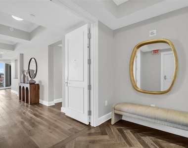300 Beach Drive Ne - Photo Thumbnail 10