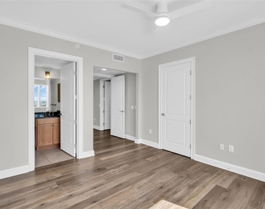 300 Beach Drive Ne - Photo Thumbnail 36