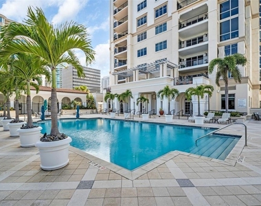 300 Beach Drive Ne - Photo Thumbnail 56