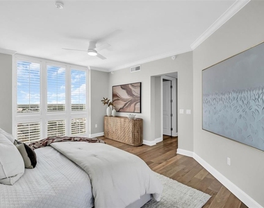 300 Beach Drive Ne - Photo Thumbnail 22