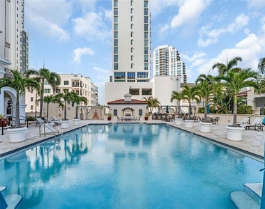 300 Beach Drive Ne - Photo Thumbnail 50