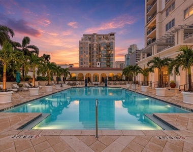 300 Beach Drive Ne - Photo Thumbnail 48