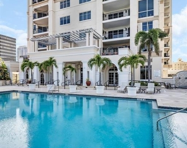 300 Beach Drive Ne - Photo Thumbnail 54