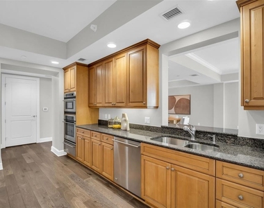 300 Beach Drive Ne - Photo Thumbnail 20