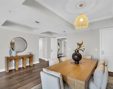 300 Beach Drive Ne - Photo Thumbnail 8