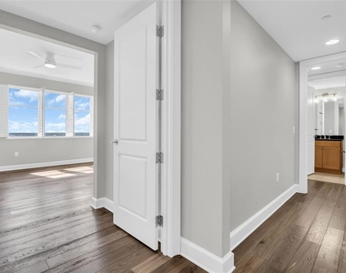 300 Beach Drive Ne - Photo Thumbnail 32