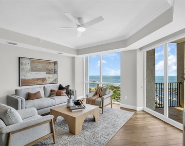 300 Beach Drive Ne - Photo Thumbnail 2