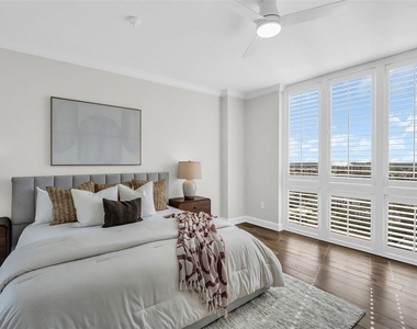300 Beach Drive Ne - Photo Thumbnail 23
