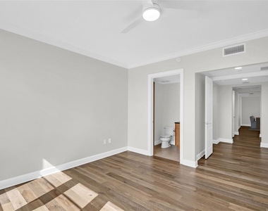 300 Beach Drive Ne - Photo Thumbnail 39