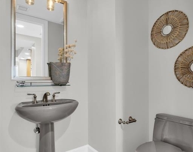 300 Beach Drive Ne - Photo Thumbnail 44