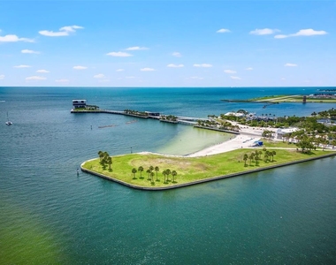 300 Beach Drive Ne - Photo Thumbnail 81