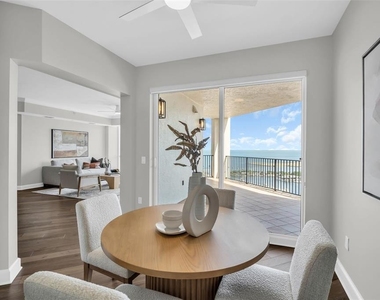 300 Beach Drive Ne - Photo Thumbnail 12