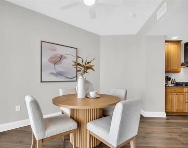 300 Beach Drive Ne - Photo Thumbnail 11