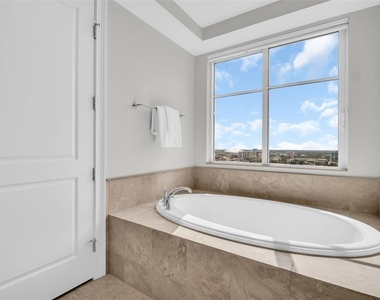 300 Beach Drive Ne - Photo Thumbnail 31