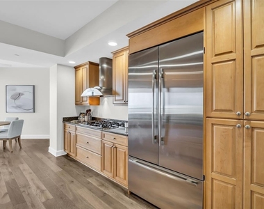 300 Beach Drive Ne - Photo Thumbnail 17