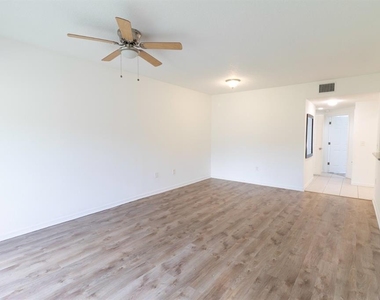9510 Newdale Way - Photo Thumbnail 5