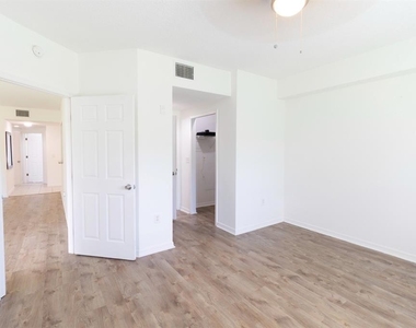9510 Newdale Way - Photo Thumbnail 7