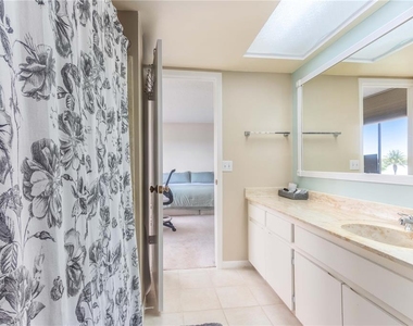 700 Island Way - Photo Thumbnail 27