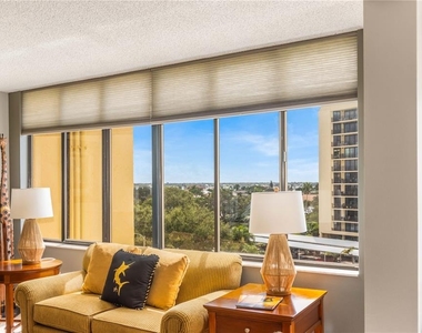 700 Island Way - Photo Thumbnail 9