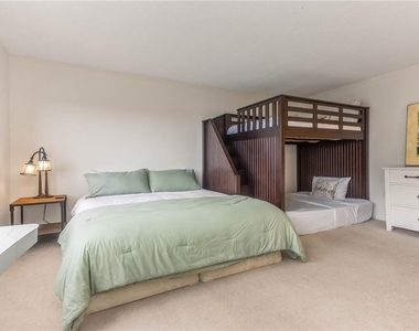 700 Island Way - Photo Thumbnail 22