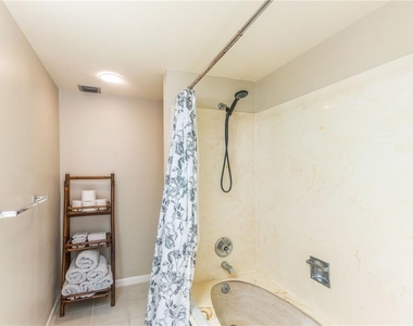 700 Island Way - Photo Thumbnail 25