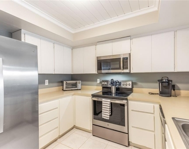 700 Island Way - Photo Thumbnail 14