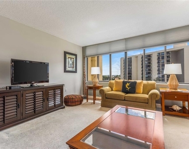 700 Island Way - Photo Thumbnail 2