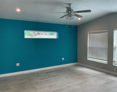 5248 15th Avenue N - Photo Thumbnail 20