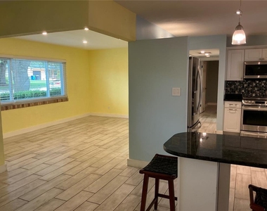 5248 15th Avenue N - Photo Thumbnail 5