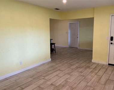 5248 15th Avenue N - Photo Thumbnail 11