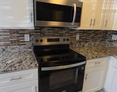 14045 Notreville Way - Photo Thumbnail 8