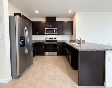 1713 Southfork Drive - Photo Thumbnail 7