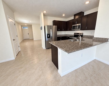 1713 Southfork Drive - Photo Thumbnail 6