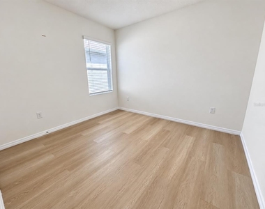 1713 Southfork Drive - Photo Thumbnail 17
