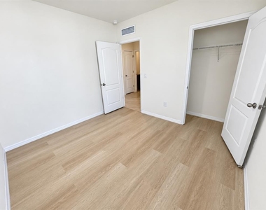 1713 Southfork Drive - Photo Thumbnail 11