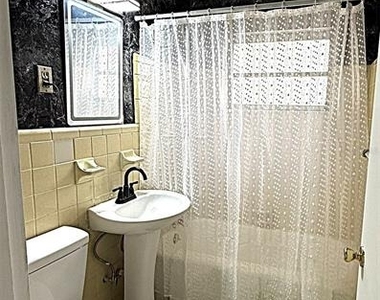 105 Hill Circle - Photo Thumbnail 7