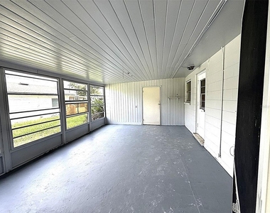105 Hill Circle - Photo Thumbnail 10