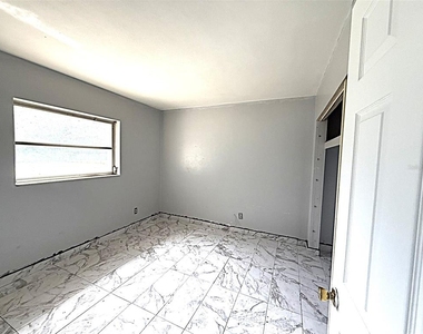 105 Hill Circle - Photo Thumbnail 8