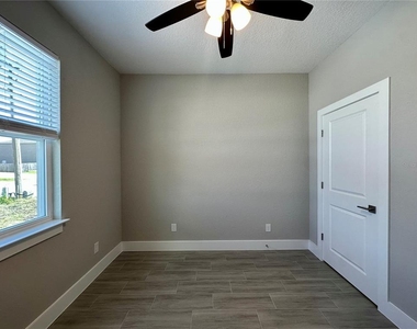 547 Albatross Drive - Photo Thumbnail 15