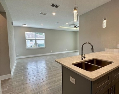 547 Albatross Drive - Photo Thumbnail 9