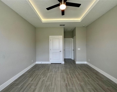 547 Albatross Drive - Photo Thumbnail 13