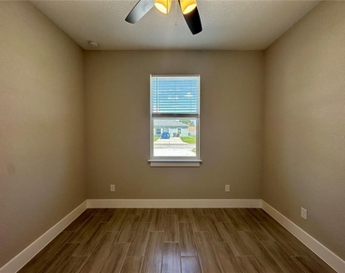 547 Albatross Drive - Photo Thumbnail 5