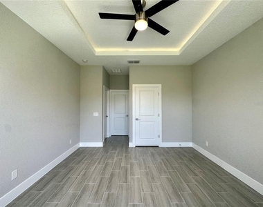 547 Albatross Drive - Photo Thumbnail 18