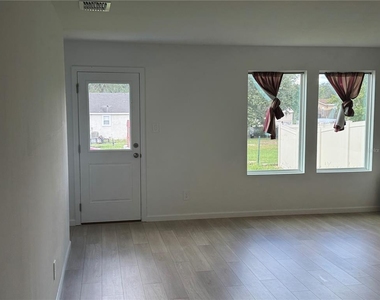 3833 Amers Loop - Photo Thumbnail 9