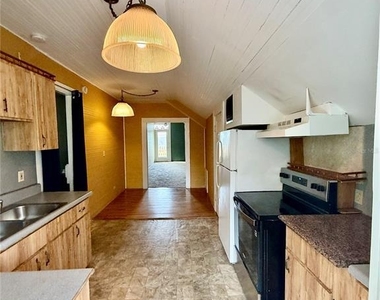 417 Mabbette Street - Photo Thumbnail 3
