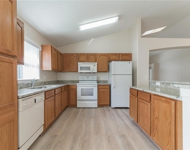 8104 Santee Drive - Photo Thumbnail 11