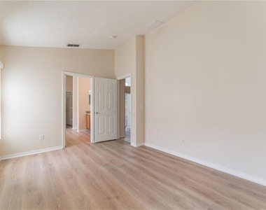 8104 Santee Drive - Photo Thumbnail 16