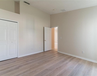 8104 Santee Drive - Photo Thumbnail 24