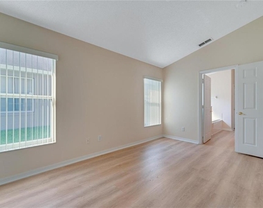 8104 Santee Drive - Photo Thumbnail 17